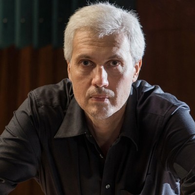 Photograph of Andrew Schultz
