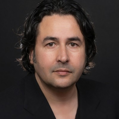 Photograph of Andrián Pertout