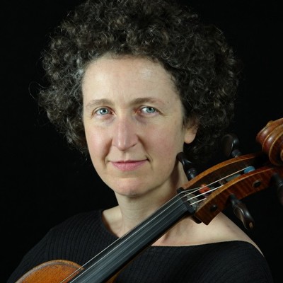 Photograph of Rosanne Hunt